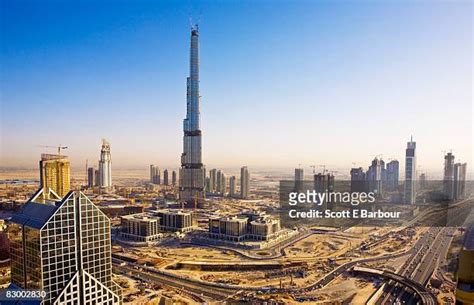 Burj Khalifa Construction Photos and Premium High Res Pictures - Getty ...