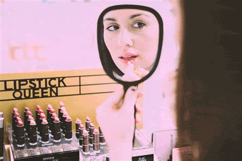 Lipstick GIF - Find & Share on GIPHY