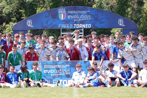 Il Calciatore Dellevolution Programme Ultimo Giorno Di Gare E