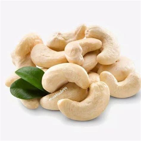 Jual KACANG MENTE MEDE METE RAW CASHEW NUT MENTAH UTUH 500 GR