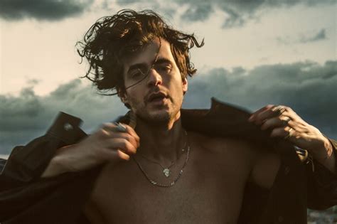 Ozan Çınar'dan Yeni Tekli "Bye Bye"