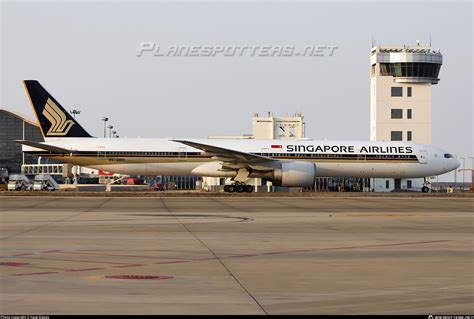 9V SWH Singapore Airlines Boeing 777 312ER Photo By Fang Xiaoyu ID