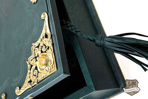 Купить экстравагантную родословную книгу из кожи