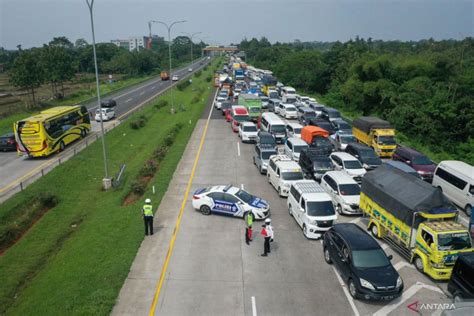 Sistem Satu Arah Diterapkan Dari KM 72 Hingga KM 414 Tol Cipali Hingga