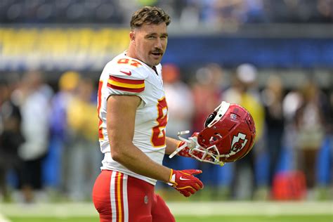 Travis Kelce's Photo Protocol with Women Revealed Amid Taylor Swift ...