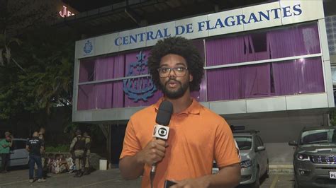 Vídeo Briga entre torcedores do Vitória e Bahia deixa três pessoas