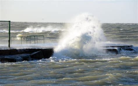 Allerta Meteo Gialla In Campania Per Temporali E Venti Forti Sky Tg