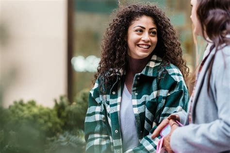 Seis Cosas Que Hacen Las Personas Con Grandes Habilidades Sociales Para