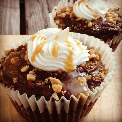 Fudge Toffee Cupcakes With Salted Caramel Buttercream Toffee Cupcakes