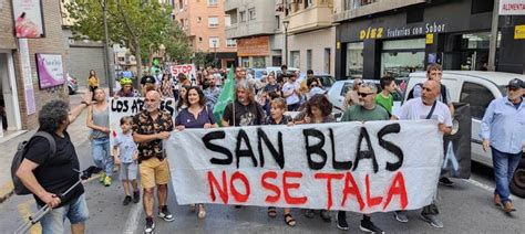 Vecinos De San Blas De Alicante Vuelven A Salir A La Calle En Contra De