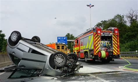 Ratingen Mehrere Verletzte Bei Unfall Auf A