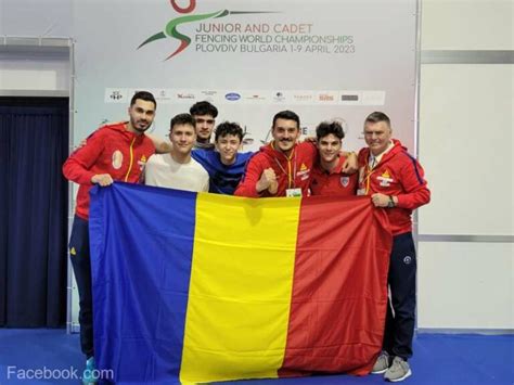 Echipa Masculin De Sabie A Rom Niei A Ob Inut Bronzul La Campionatele