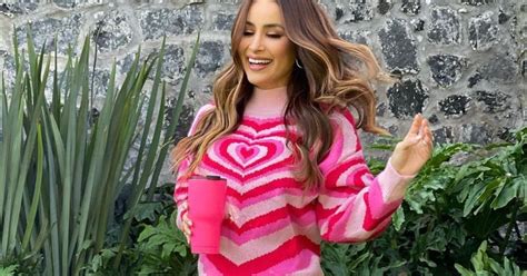 Cynthia Rodr Guez Impone Tendencia Con Mini Vestido De Lunares As