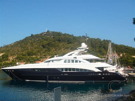 Luxury Yacht For Charter In Zadar 6 Cabins Sleeps 12