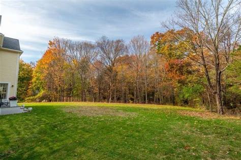 101 Country Club Rd Dedham Ma 02026 Mls 73054444 Redfin