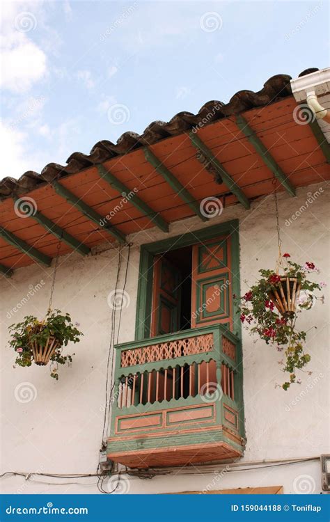 Hermosas Casas Coloniales Pintadas Con Colores Vivos En Las Calles De