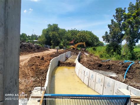 Pembangunan Pengendali Banjir Afour Watudakon Jombang Tahap Finishing