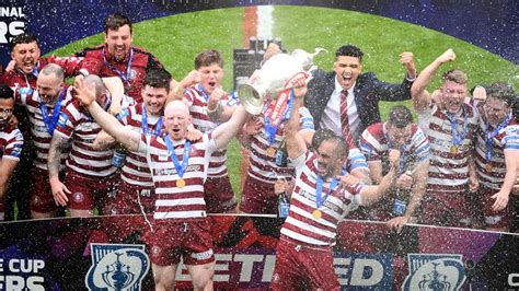 Challenge Cup final 2022: Liam Marshall's try snatches 16-14 win for Wigan Warriors over ...