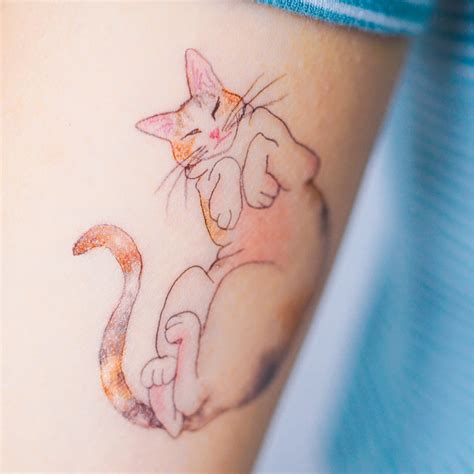 Sleepy Calico Cat Tattoo | Cat tattoo, Kitten tattoo, Blue moon tattoo