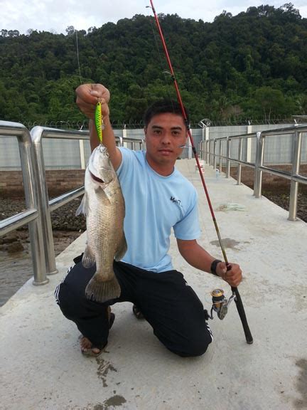 Fishing Adventurers In Brunei Waters March 2013