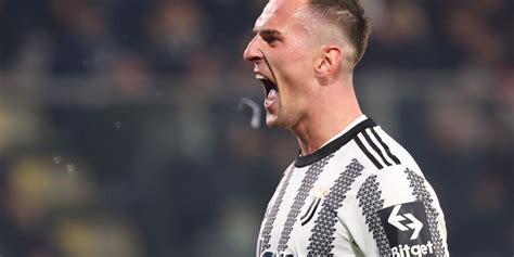 Stangata Sulla Juve Per Le Plusvalenze Meno 15 Punti In Classifica