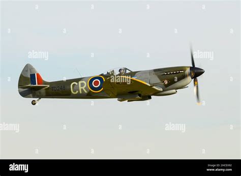 Supermarine Spitfire Lf E Hi Res Stock Photography And Images Alamy