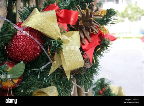 Decorate Hi Res Stock Photography And Images Alamy