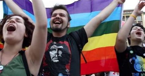 El Che Guevara en el orgullo gay es el aberrante símbolo del progresismo