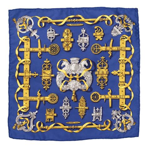 Echarpe en soie Hermès Marine en Soie 11477393 Foulards pour femme