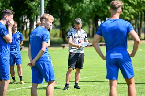 Fc Blau Wei Linz Vs Psv Eindhoven Ronivaldo Mit Premieren Tor In