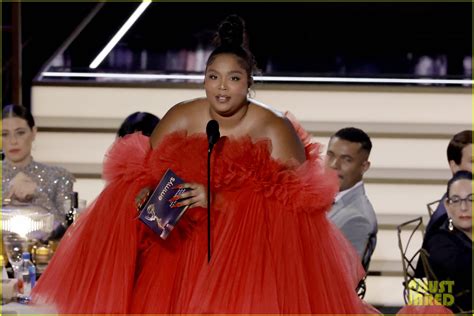 Photo Lizzo Red Gown First Emmy Win Speech 07 Photo 4818338 Just