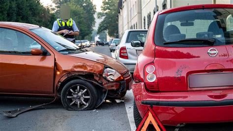 Drei Verletzte bei Unfall auf der B54 in Lüdenscheid Brügge