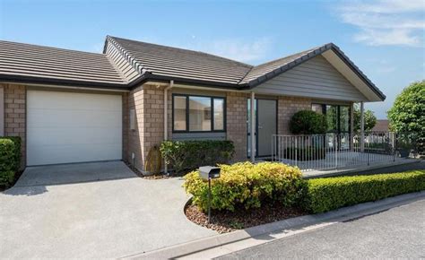 Free Property Data For 1 Royalle Mews Botany Downs Auckland Nz