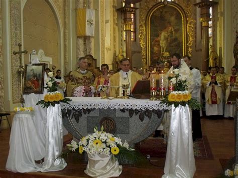 A Szent M Rton Jubileumi V Lez R Sa Egyh Zmegy Nkben Munk Csi R Mai