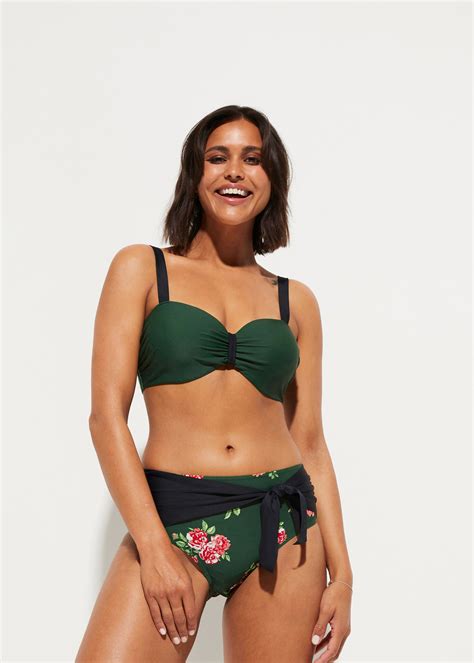 Bikini Raffinato Con Ferretto E Fantasia Floreale Verde A Fiori Coppa C