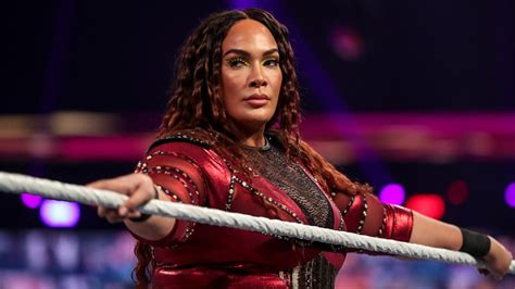 Photos A Controversial Finish Costs The Queen And The Empress The WWE