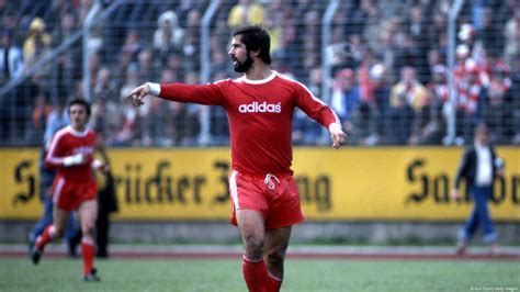 Gerd Müller: 'The greatest striker there has ever been' – DW – 08/16/2021