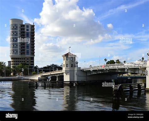 Riverwalk in Downtown Tampa Florida Stock Photo - Alamy