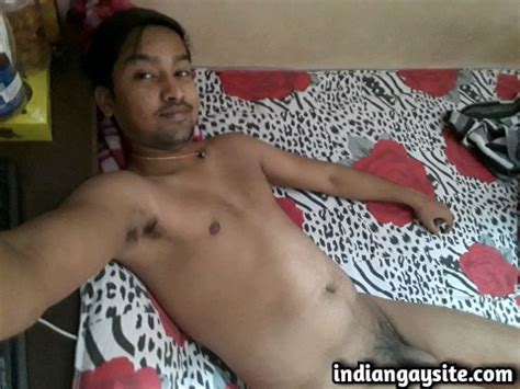 Indian Gay Porn Horny Desi Bottom From Delhi Exposing His Naked Smooth Body Indian Gay Site
