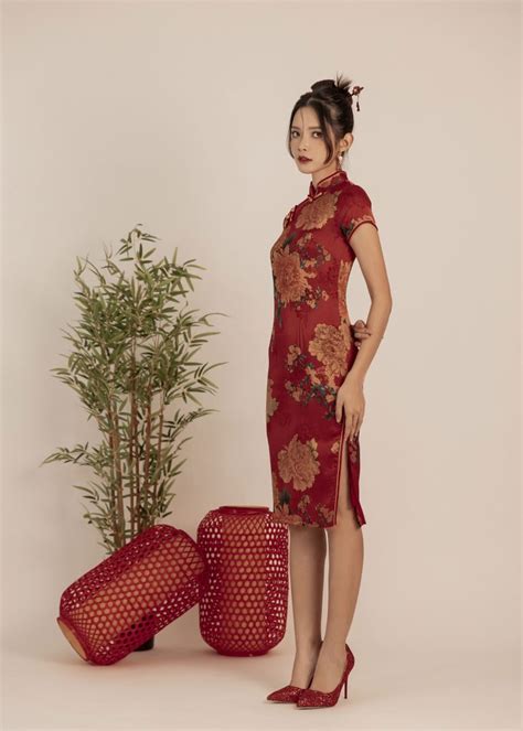 Paramount Ballroom Midi Qipao In Red • Dreamscaped