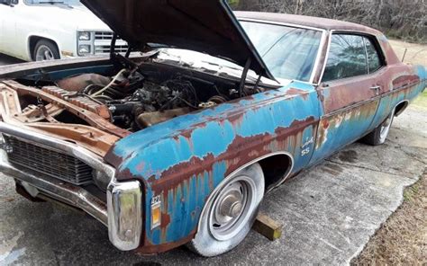 427 And A 4-Speed! 1969 Chevrolet Impala SS | Barn Finds