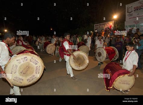 Ganesh chaturthi mumbai hi-res stock photography and images - Alamy
