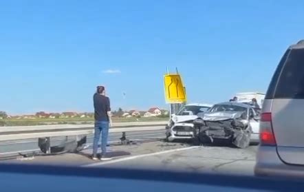 Saobraćajna nesreća na auto putu Beograd Novi Sad