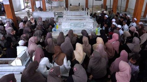 Ziarah Ke Makam Mama Eyang Cibaduyut Kh Rd Muhammad Zarkasyi