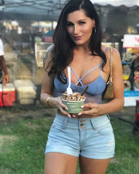 40 Hot Photos Of Trace Lysette Reveals Her Sexy Body