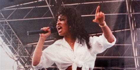 Selena Quintanilla Estate Announces Posthumous Album With Previously ...