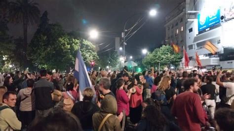 Cacerolazos Y Protestas En Todo El Pa S Contra El Dnu Anunciado Por