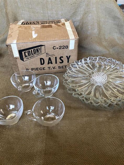 8 Pc Midcentury Colony Glass Daisy Tv Set With Plate And Cup Etsy In 2023 Daisy Glass Colonial