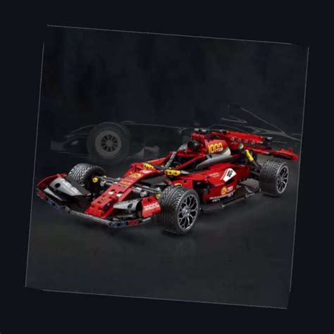 Конструктор техник гоночная машина болид Формула 1 Formula One F1 ...