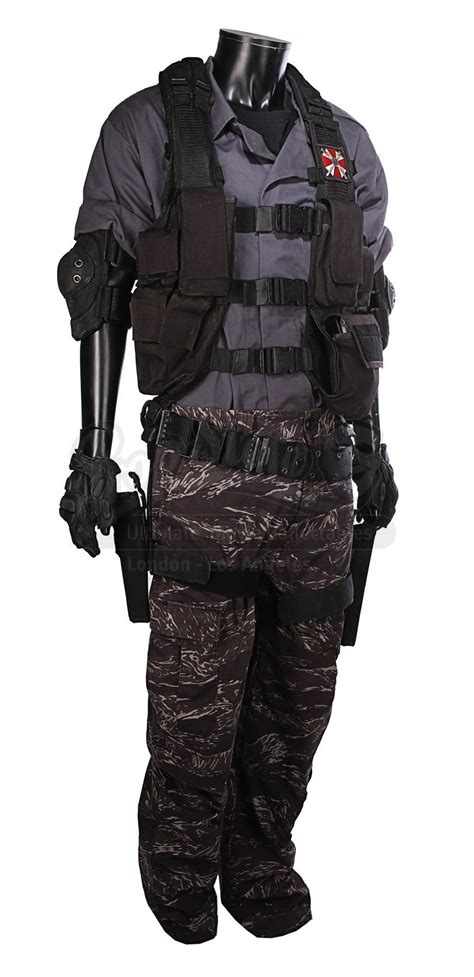 RESIDENT EVIL: APOCALYPSE (2004) - Carlos Olivera's (Oded Fehr) Umbrella Trooper Costume